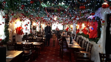 The Hanging Gate food