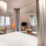 Hostellerie La Cheneaudière inside