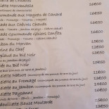 Auberge de la Queue du Lac outside