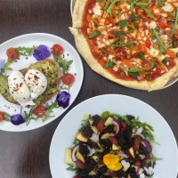 The Pier Tea Room Dentro