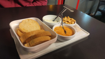 Millo Y Millo inside