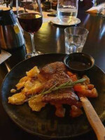 Mustaparran Päämaja food