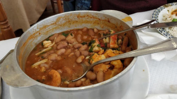 Cervejaria Os Magnificos food