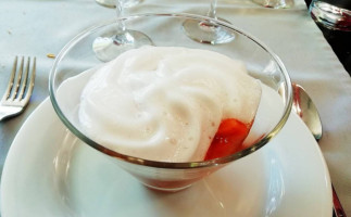 Les Delices du Sommelier food