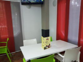 Frateli's Due Pizza inside