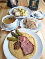 Hospůdka U Lustiga food