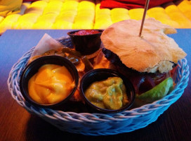 No Name Pub Closed food