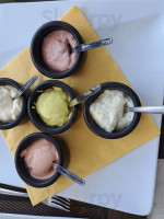 Café Restaurant St-Laurent food