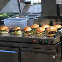 R Burger Minigolf food