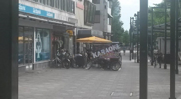 Tango Cafe outside