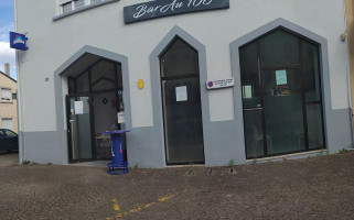 Pizzeria Au 106 outside