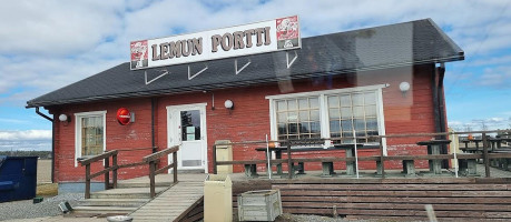 Lemun Portti outside