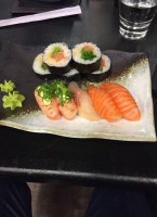 Kani Sushi food