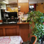 Le Cercle De Cucuron inside