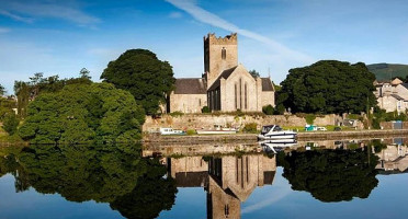 The Lakeside And Leisure Centre outside