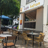 Safran-Cafe outside