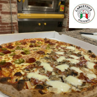 Carletto's Pizzeria food