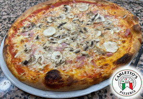 Carletto's Pizzeria food