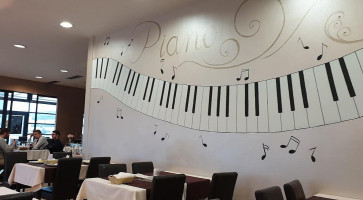 Caffe Bar Restaurant Piano inside