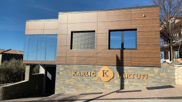 Karlic Tartufi outside