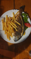 U.o. Fish House food