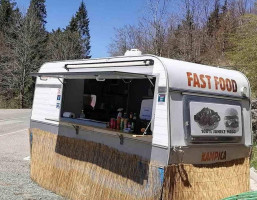 Fast Food Kampica outside