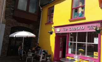 Con And Maura's Clonakilty outside