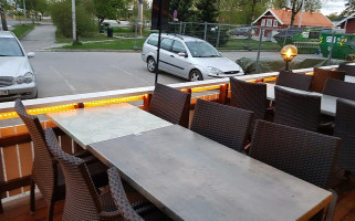 Milano Elverum outside