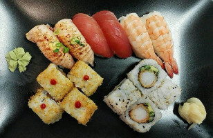 Sushi Wave Sola food