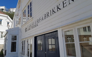 Tåkelurfabrikken outside