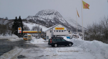 Shell RØldal outside