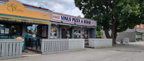 Vinus Pizza Kebab outside