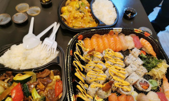 Song Tran Sushi food