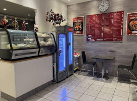 Song Tran Sushi inside