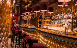 Park Chinois inside