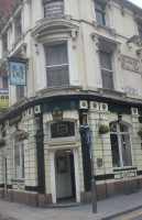 Vernon Arms outside