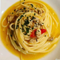 Bistro Pizzeria Chiara food