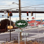 Les Apotres de Pigalle outside