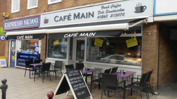 Cafe Main outside