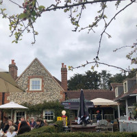 The Stag & Huntsman outside