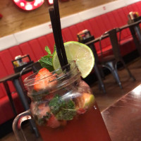 Mak Grillz drink
