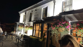 The White Lion outside