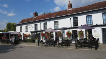 The White Lion outside