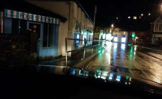 Hare and Hounds outside