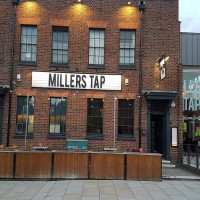 Miller's Tap, Uxbridge outside