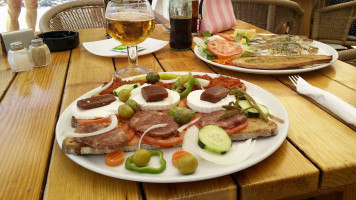 Pantyscallog Steak House With Rooms food