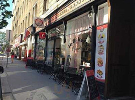 Barwicks outside