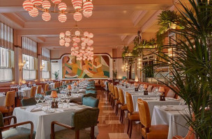 San Carlo inside
