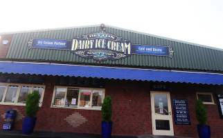 Blyton Ice Cream outside