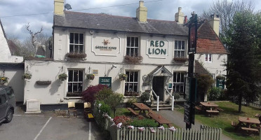 The Red Lion outside